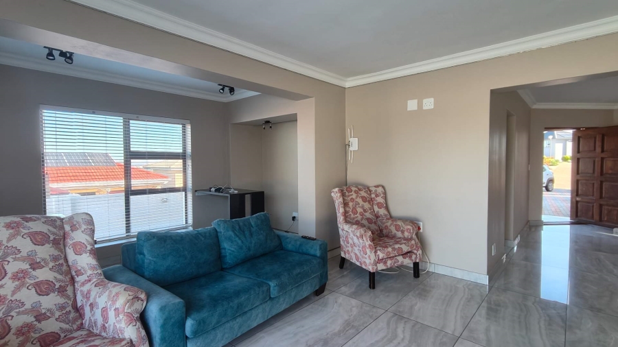 To Let 4 Bedroom Property for Rent in Monte Christo Western Cape